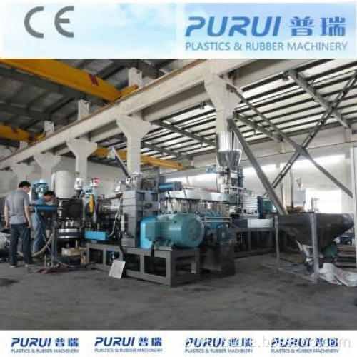 Plastic pelletizing extruder
